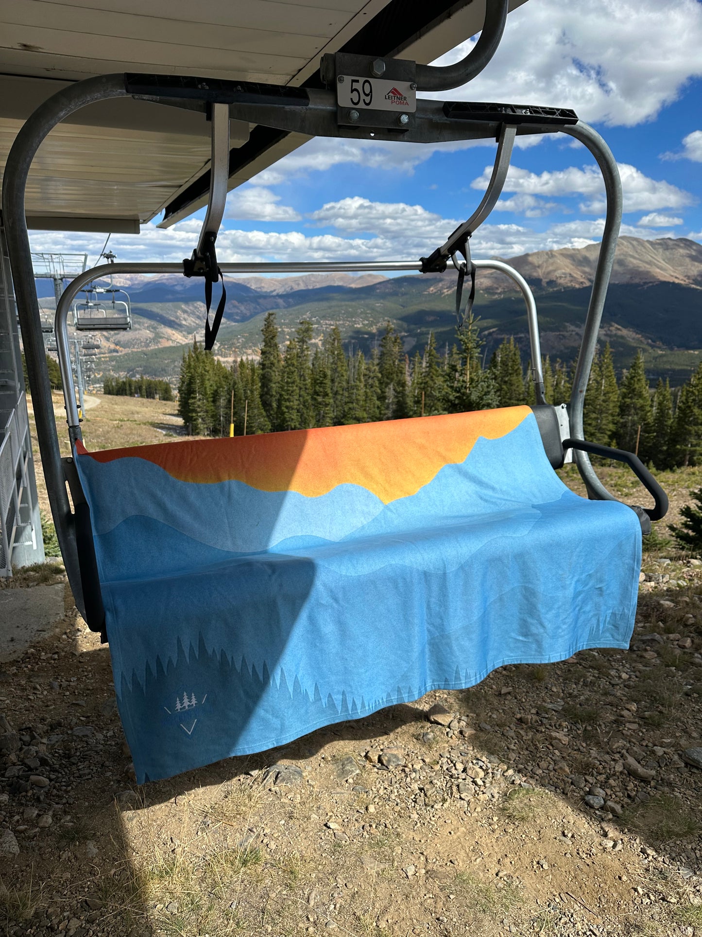 Sunset Mountainscape -Cozy Sweatshirt Blanket. ⭐⭐⭐⭐⭐